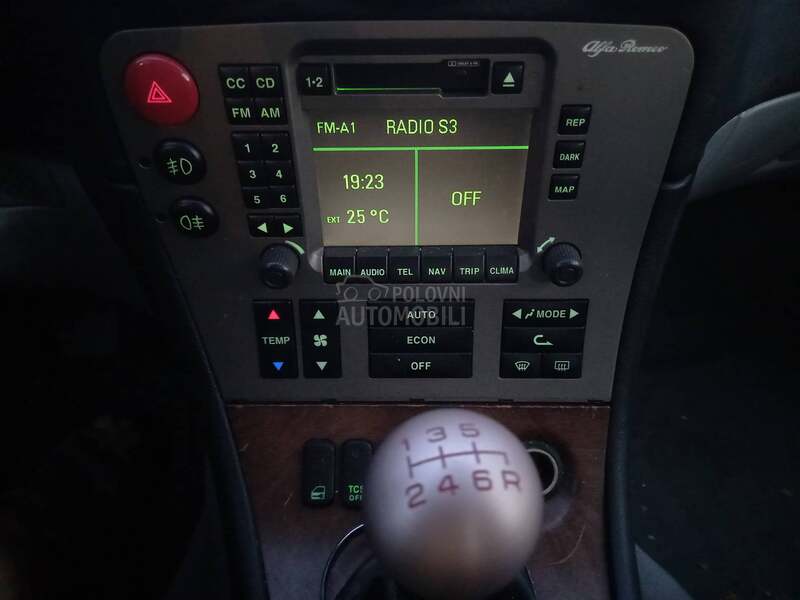 Alfa Romeo 166 
