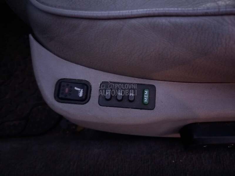 Alfa Romeo 166 