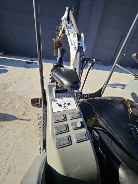 Bobcat E17