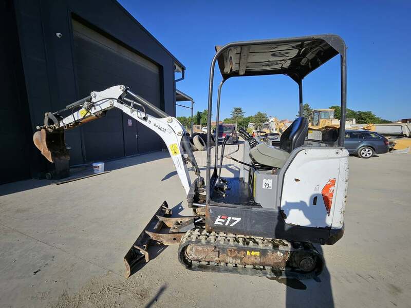 Bobcat E17