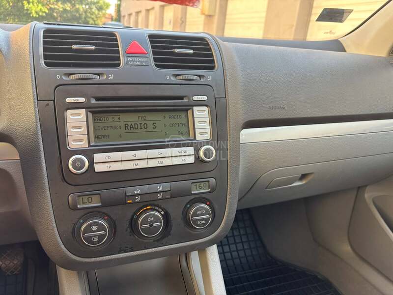 Volkswagen Golf 5 N O V reg 1 godin