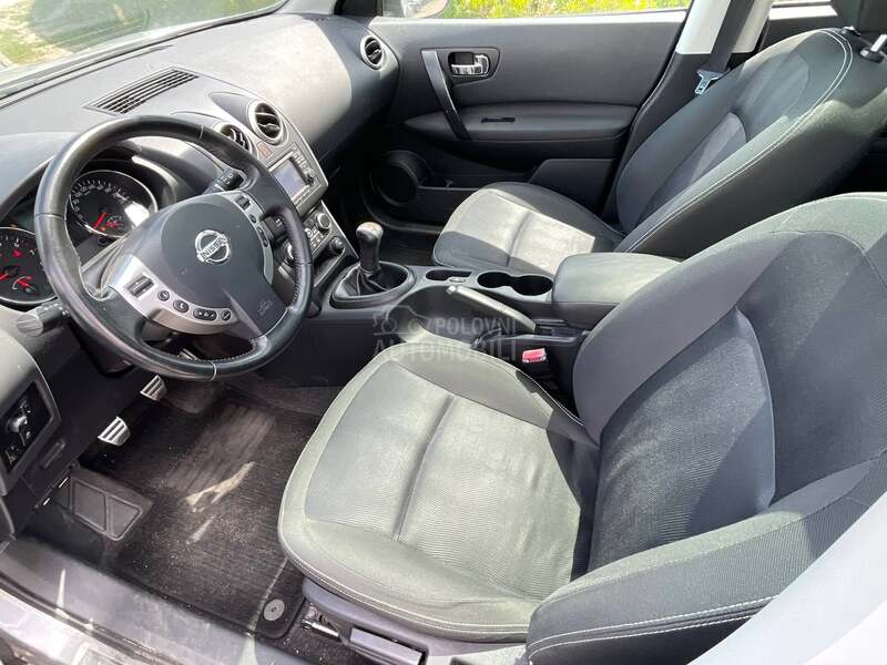 Nissan Qashqai 1.6b pano kam senz