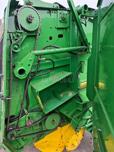 John Deere 570