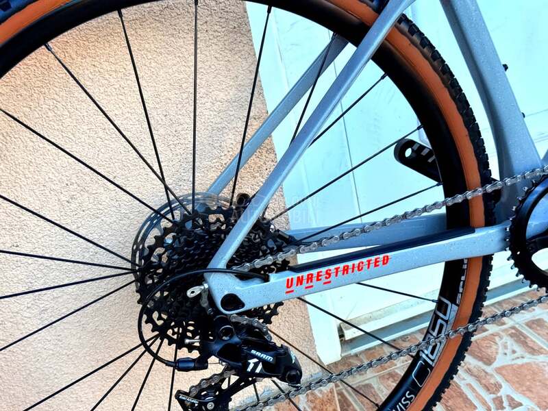 BMC Urs carbon
