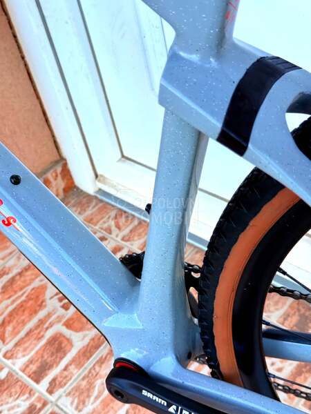 BMC Urs carbon