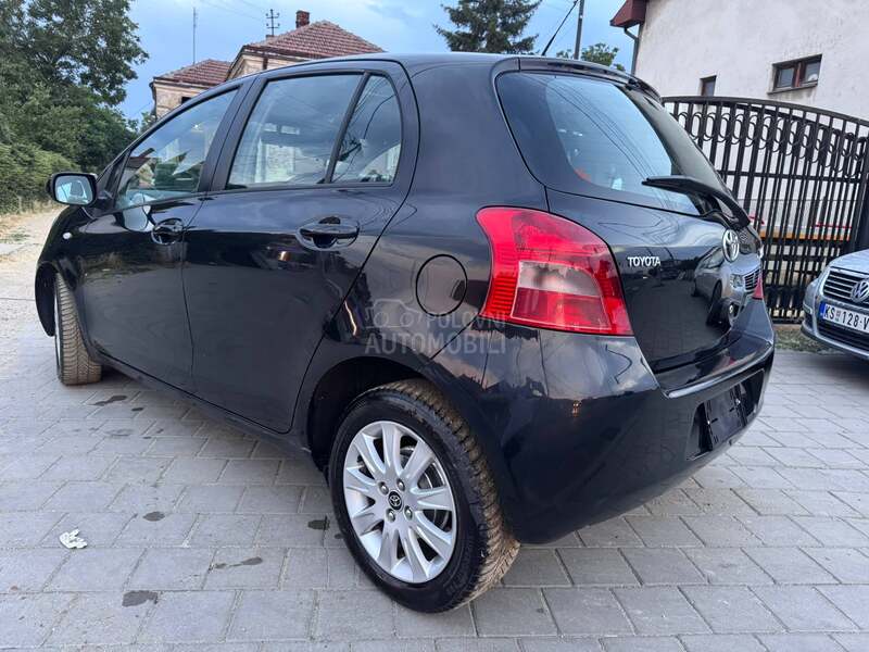 Toyota Yaris 1,3 BEN ŠVAJ NOV