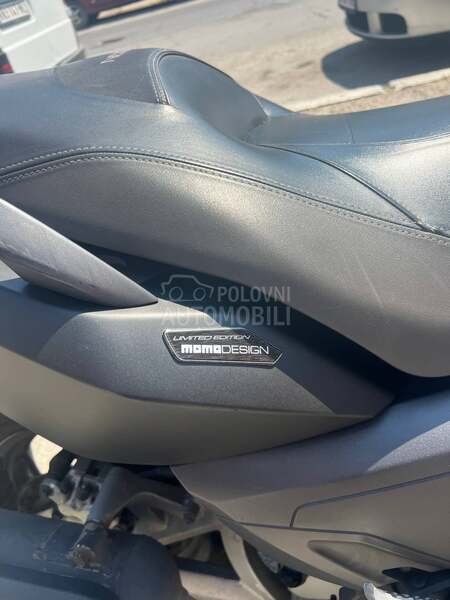 Yamaha x max