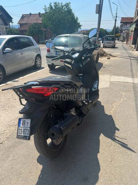 Yamaha x max