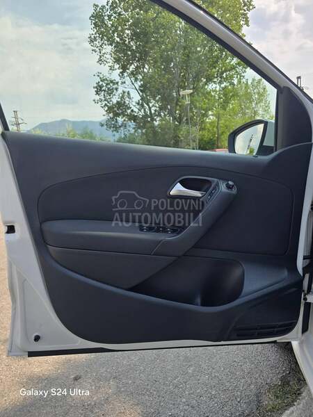 Volkswagen Polo FABRICKO STANJE