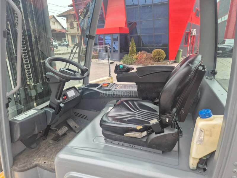 Jungheinrich 2,5 tona Triplex 6,5 met