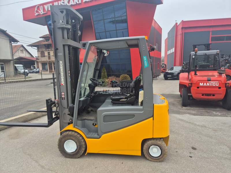 Jungheinrich 2,5 tona Triplex 6,5 met