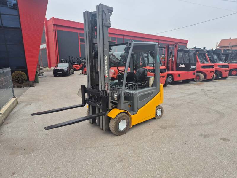 Jungheinrich 2,5 tona Triplex 6,5 met