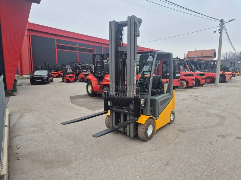 Jungheinrich 2,5 tona Triplex 6,5 met