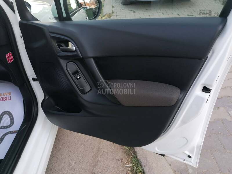 Citroen C3 1.2i SELECTION CH