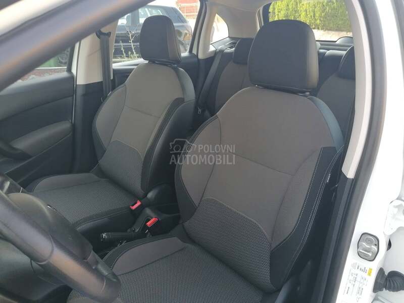 Citroen C3 1.2i SELECTION CH