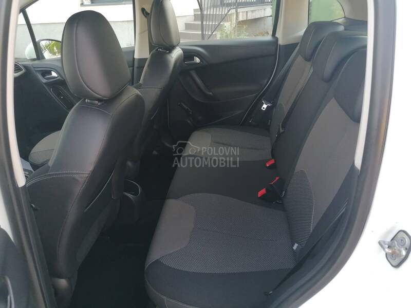 Citroen C3 1.2i SELECTION CH