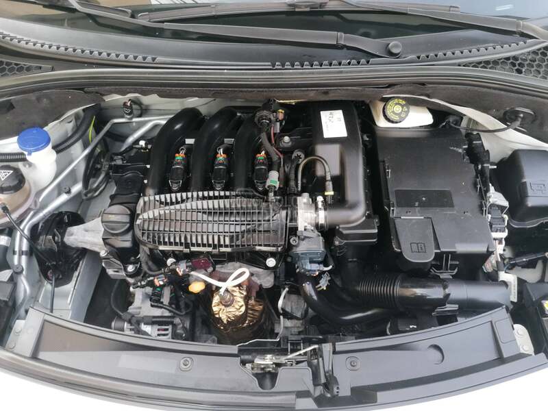 Citroen C3 1.2i SELECTION CH