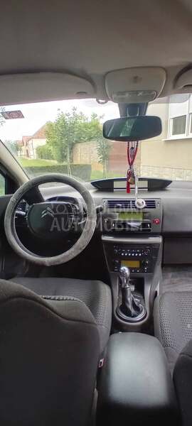 Citroen C4 1.6 16v VTR PLUS