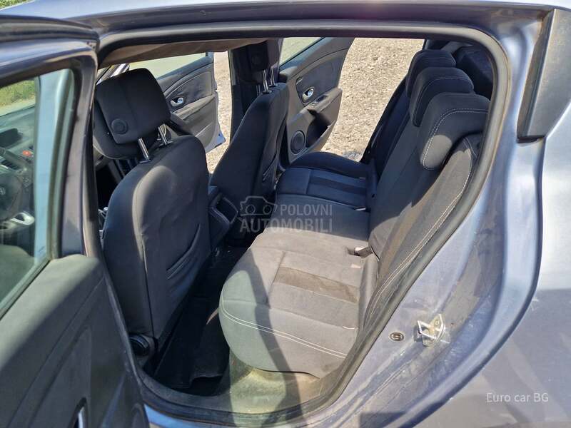 Renault Megane A K C I J A