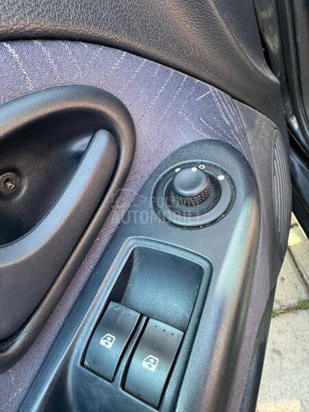 Renault Clio 1.4 16v