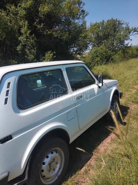 Lada Niva 