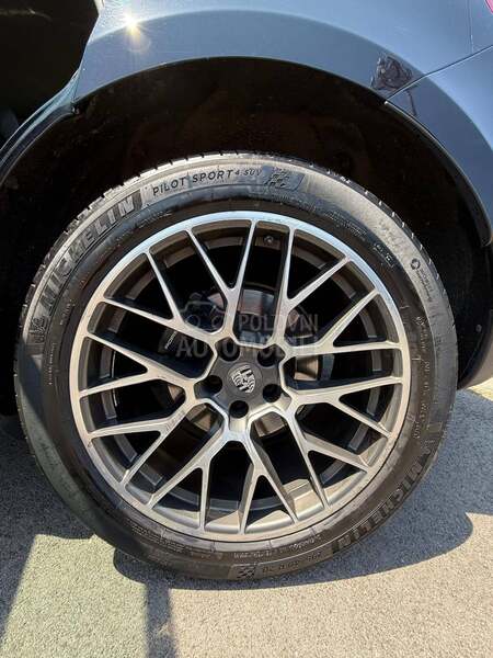 Porsche Macan S