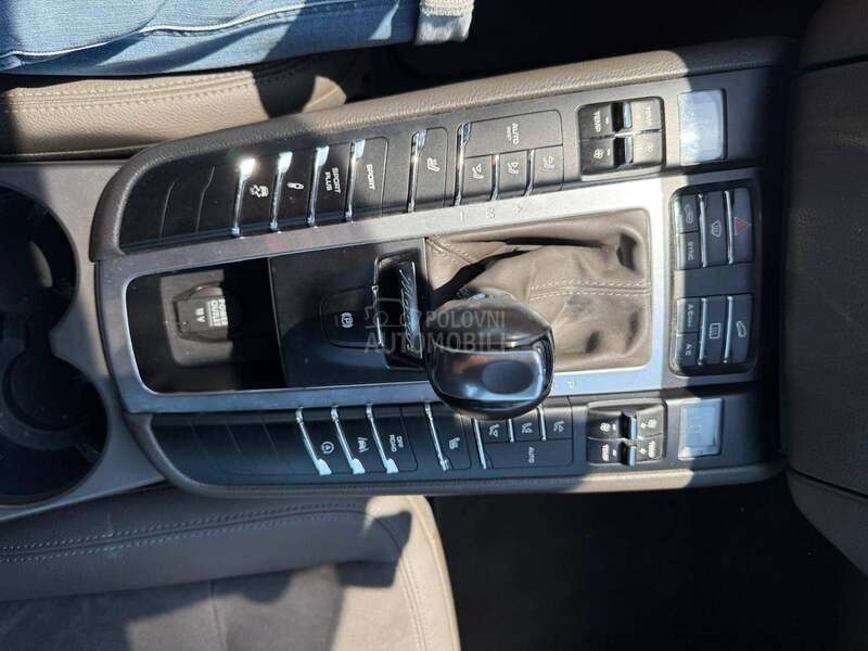 Porsche Macan S