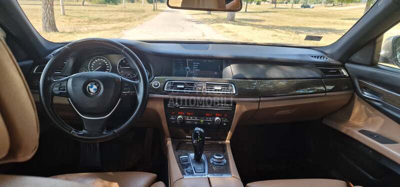 BMW 730 