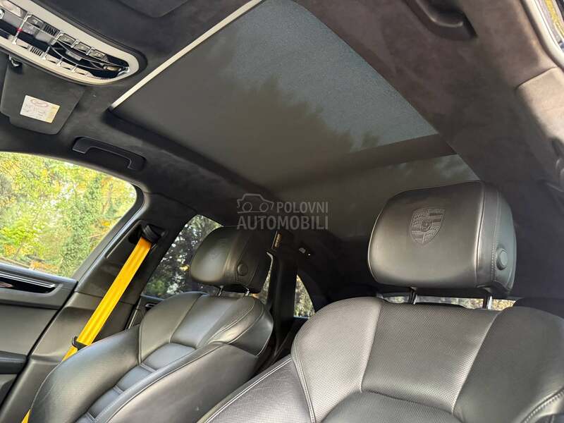 Porsche Macan S