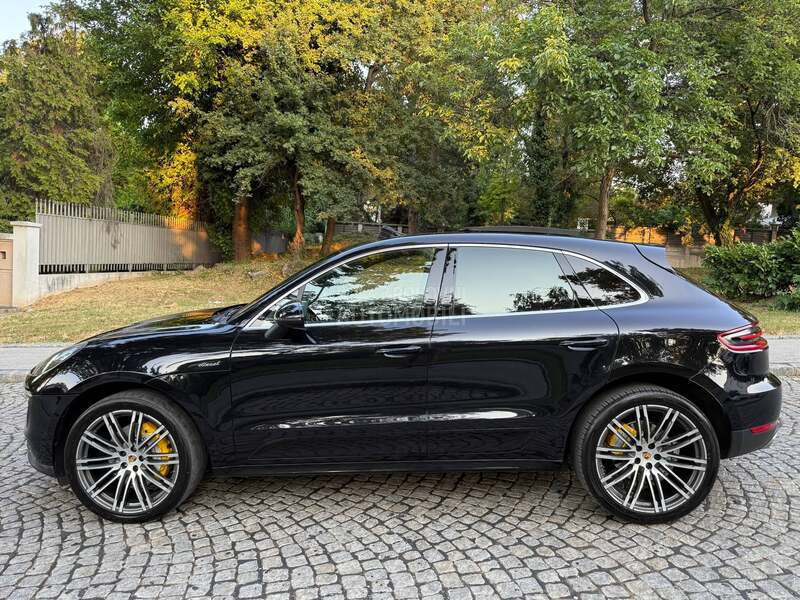 Porsche Macan S