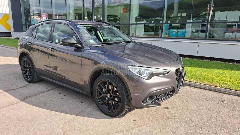 Alfa Romeo Stelvio Q4