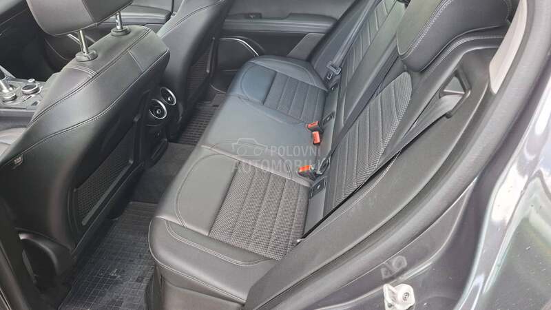 Alfa Romeo Stelvio Q4