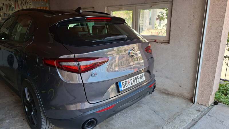 Alfa Romeo Stelvio Q4