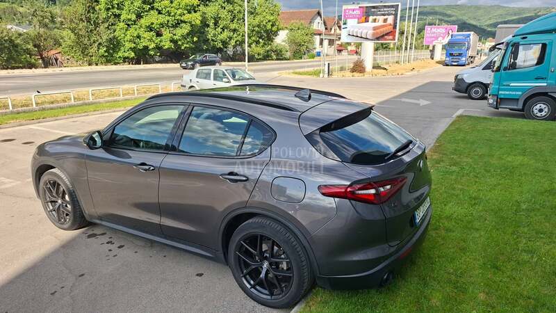 Alfa Romeo Stelvio Q4
