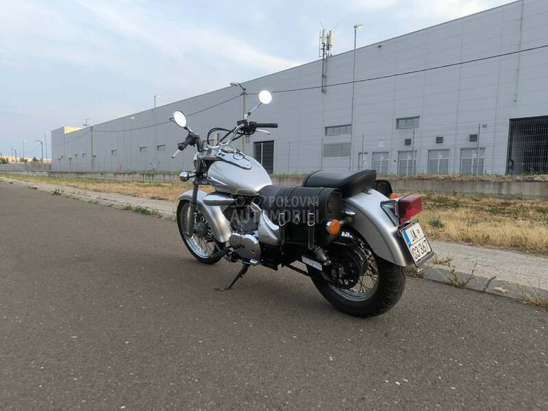 Suzuki Intruder