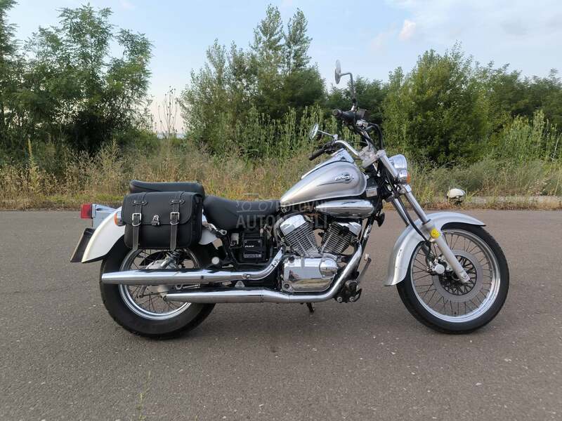 Suzuki Intruder