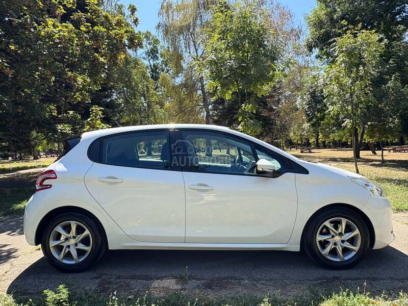 Peugeot 208 1.4hdi auto.matik