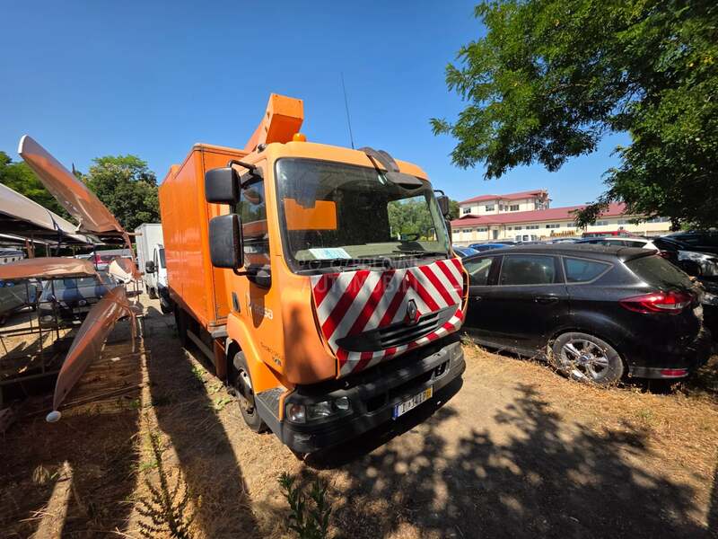 Renault Midlum