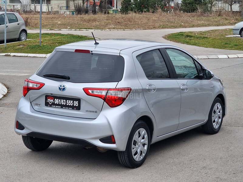 Toyota Yaris 1.5 Hybrid Business