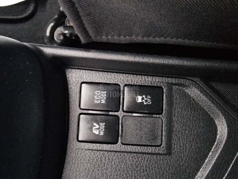 Toyota Yaris 1.5 Hybrid Business