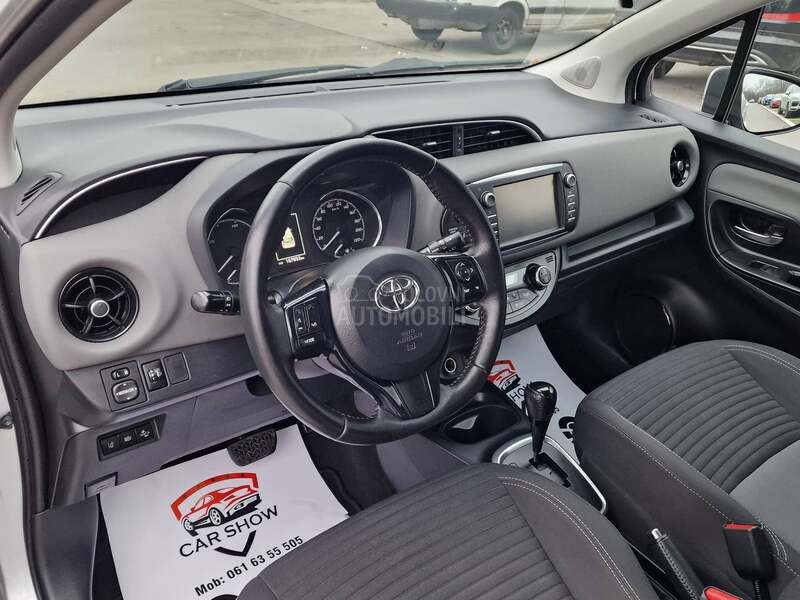 Toyota Yaris 1.5 Hybrid Business