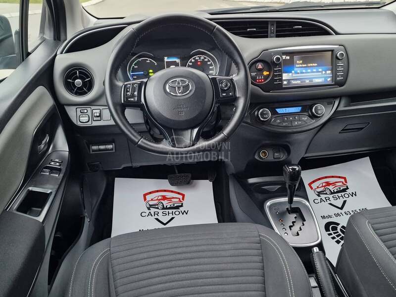 Toyota Yaris 1.5 Hybrid Business