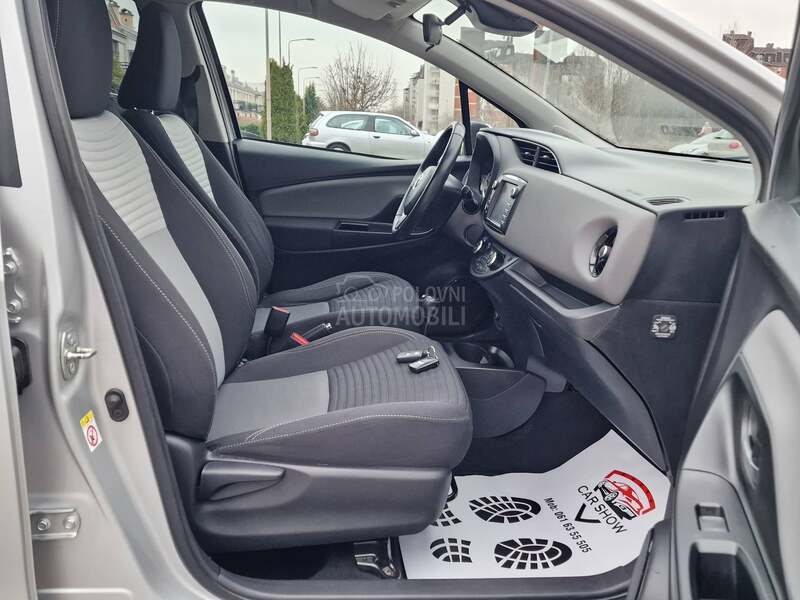 Toyota Yaris 1.5 Hybrid Business