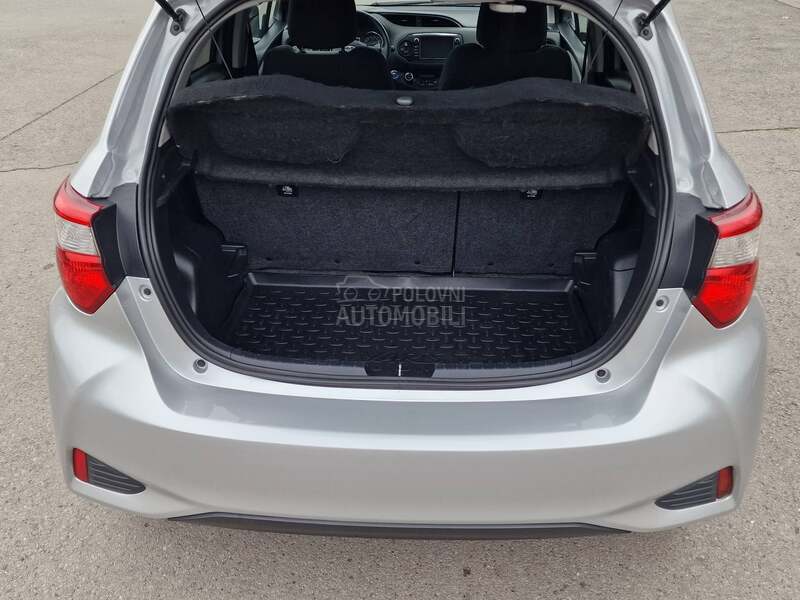 Toyota Yaris 1.5 Hybrid Business
