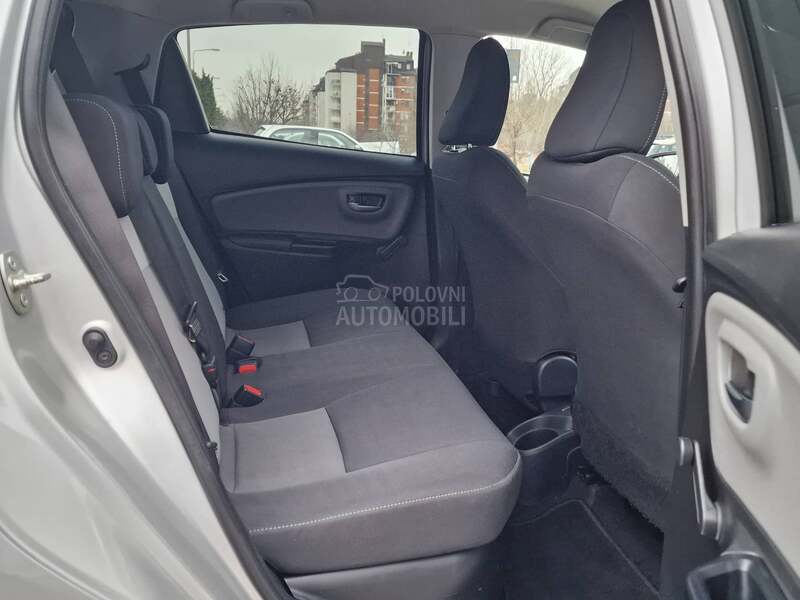 Toyota Yaris 1.5 Hybrid Business