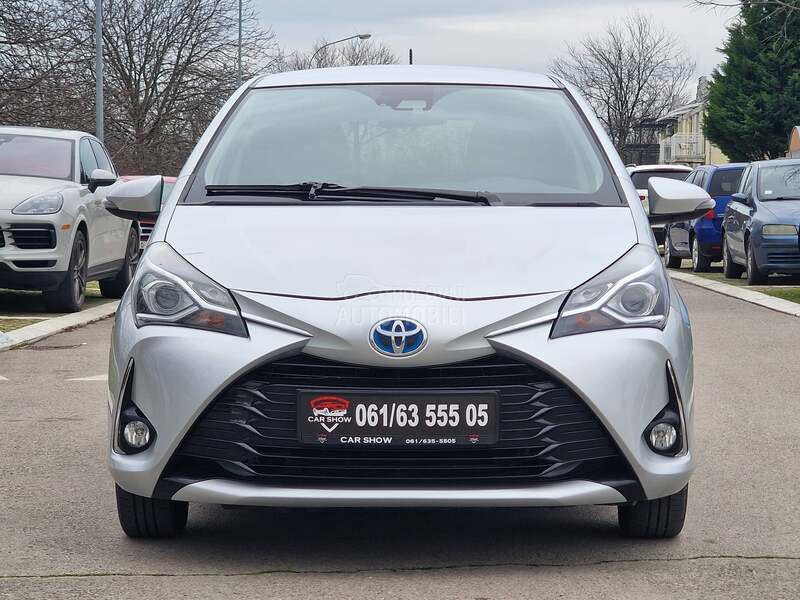 Toyota Yaris 1.5 Hybrid Business