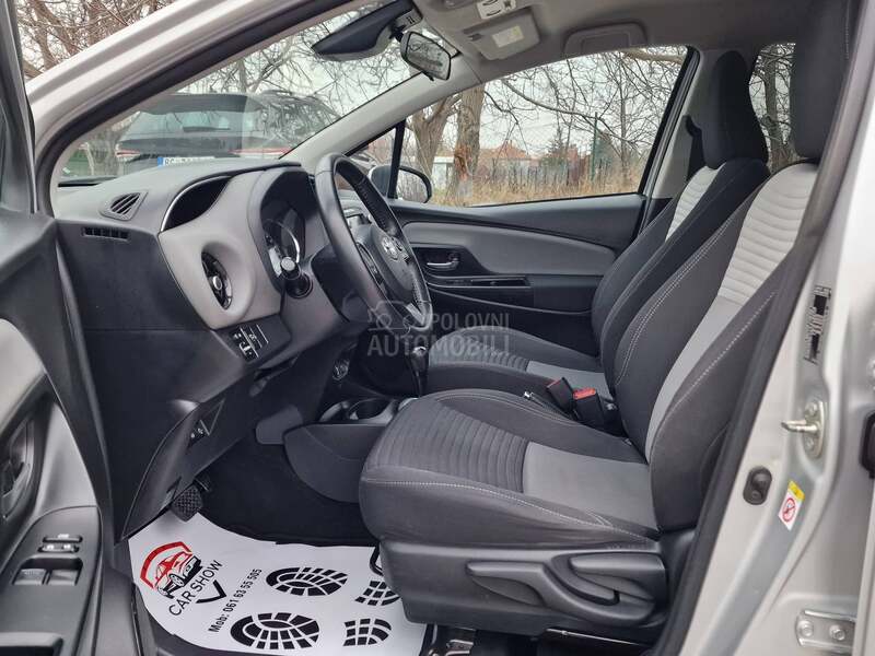 Toyota Yaris 1.5 Hybrid Business