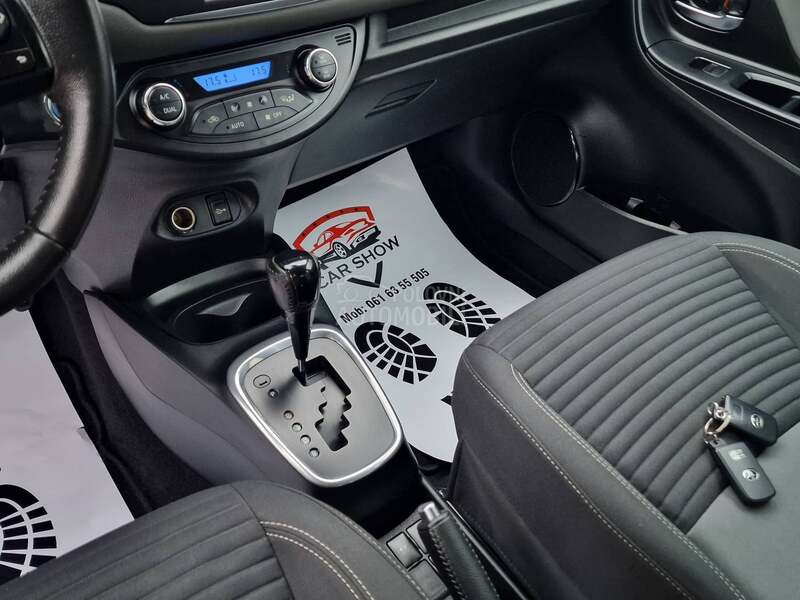 Toyota Yaris 1.5 Hybrid Business