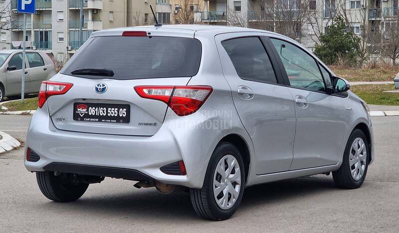 Toyota Yaris 1.5 Hybrid Business