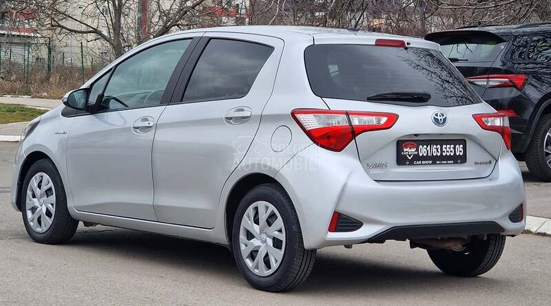 Toyota Yaris 1.5 Hybrid Business